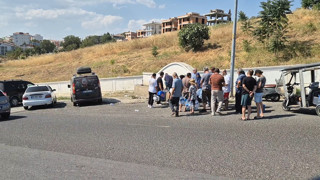 Kavurucu sıcağın altında mahallelinin su kuyruğunun sonu görülmedi!