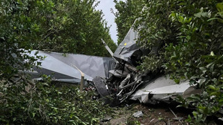 Adana'da eğitim uçağı düştü: Yaralılar var!