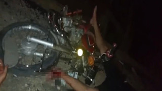 Motosikletiyle kaza yapıp, sosyal medyada paylaştığı video ile yardım istedi