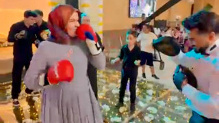 Antalya'da düğün pisti boks ringine dönüştü ama kavga çıkmadı herşey planlıydı...