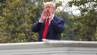 Trump yine şaşırtmayı başardı: ''Sayın başkan, orada ne yapıyorsunuz?''