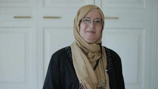 Ünlü yazar Diyanet'e tepki gösterip başörtüsünü çıkaracağını ilan etti