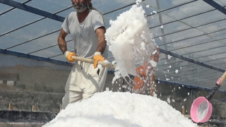 Nefes aldırmayan kavurucu sıcaklar da asırlardır süren geleneğe engel olamadı!