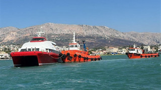 Çeşme'de yolcu gemisi kontrolden çıkıp bir başka gemiye çarptı