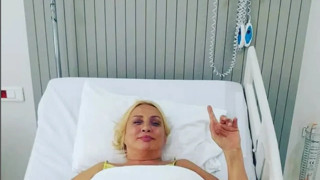 Ünlü şarkıcı Ayla Başar hayatını kaybetti