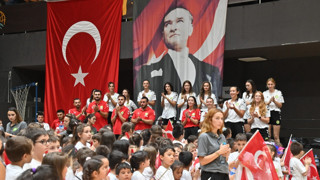 Manisa Büyükşehir’in Yaz Spor Okullarında 4 bin 500 sporcu sertifikasını aldı