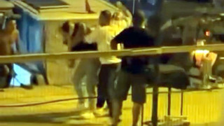 İstanbul'da dehşet anları: Kadına defalarca yumruk attı