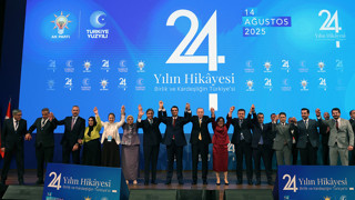 6'sı CHP'den 2'si İYİ Parti'den istifa eden 9 belediye başkanı AK Parti'ye katıldı