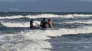 Yasak tanımazlar yüzünden denizde can pazarı yaşandı: 2 kişi kurtarıldı, 1 kişi kayıp!