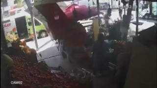 Fırtına İstanbul'u esir aldı; faciadan dönüldü!