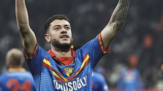 Süper Lig ekibinden tarihi transfer: Yıldız futbolcu imzayı attı