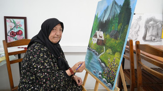 Yeteneğini 65 yaşında keşfeden Fatma teyze görenleri şaşırttı