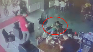 Eli kanlı saldırganların silahlı baskını kamerada: Kurşunlar minik çocuğa isabet etti