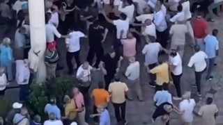 CHP'deki seçimde ortalık karıştı, profesörün yüzüne tekme attılar!