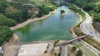 Cennetten cehenneme dönen doğa harikasındaki mucizevi değişim kamerada