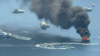 Bodrum'da ultra lüks sürat teknesi yanarak battı!