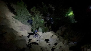 Adana'da otomobil uçuruma yuvarlandı: 5 ölü