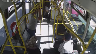 Bir yolcunun fenalaştığını farkeden otobüs şoförü hayat kurtardı