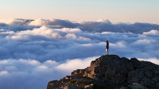 Türkiye'nin zirvesindeki eşsiz bulut denizi kamerada: Gözlerinize inanamayacaksınız!