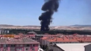 Askeri üste büyük yangın! Dumanlar şehri sardı...