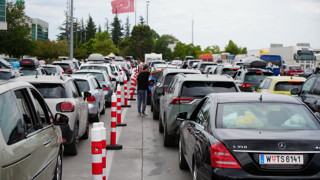 1 Euro 47 TL tatili bitti... Gurbetçiler sınır kapılarında metrelerce kuyruk oluşturdu