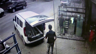 5 bin TL için değer miydi ? Akılalmaz anlar saniye saniye kamerada