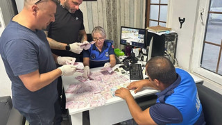 Dilencinin üzerinden çıkan para şok etti: Yarısı için 1 ay çalışan milyonlar var!