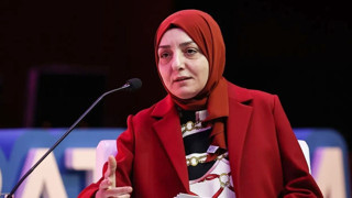 Ters kelepçe ile tehdit etmişti... Cumhurbaşkanı Başdanışmanı Saadet Oruç özür diledi