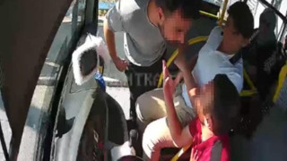 Halk otobüsü şoförüne ''neden baktın'' tehdidi kamerada