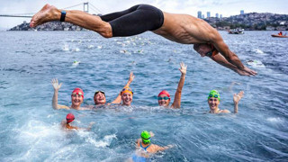 İstanbul Boğazı’ndaki uluslararası yarışta Rus yüzücü kaybodu!