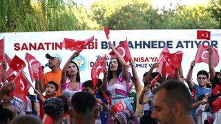 Manisa Büyükşehir’den Çocuklara Bayrama Özel Şenlik