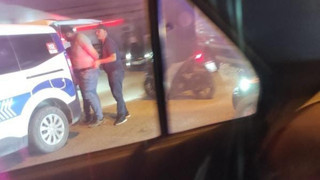 Ailesini darp etti, ''dur'' ihtarına uymadı, araçlara çarpıp, bir kişiyi de rehin aldı!