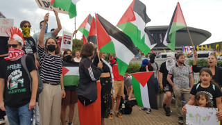 İsrail'in milli takımının sahaya çıktığı maçta İsrail milli marşı yuhaladılar!