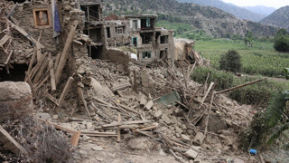 Afganistan'ı vuran depremde can kaybı 1000'i aştı