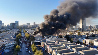İstanbul'da büyük yangın! Çok sayıda iş yeri küle döndü!