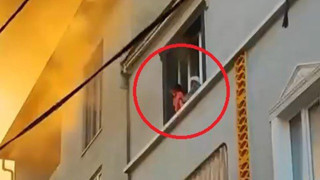 Önce çocuğunu, ardından da kendisini 3’üncü kattan attı