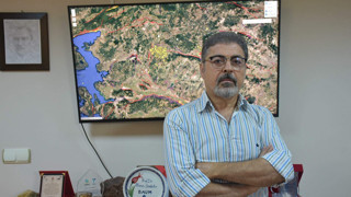 Ünlü deprem profesöründen ''ölü faylar dirildi'' uyarısı: ''Deprem fırtınası devam edecek!''