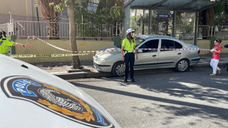 Otomobil, otobüs durağına daldı: Ölü ve yaralılar var