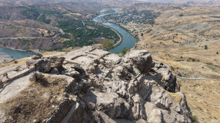 3 bin yıllık tarihi kalenin zirvesinde Osmanlı izleri gün yüzüne çıktı