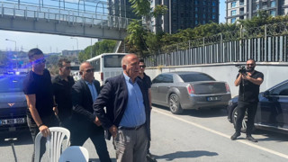 Gürsel Tekin'in CHP il binasına gelmesiyle gitmesi bir oldu
