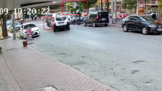 Cipe çarpan motosikletli metrelerce havaya savruldu: Korkunç. kaza kamerada!
