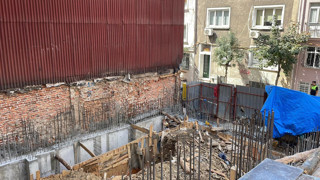 İstanbul'da inşaatta göçük: Beline kadar toprağa gömüldü