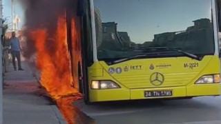 İstanbul'da İETT otobüsü alev aldı, yolcular son anda tahliye edildi