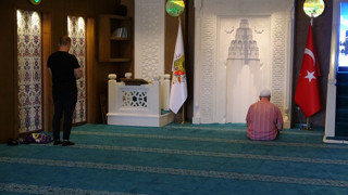 Mağazaya giren camiye, camiye giren mağazaya girmiş oluyor!