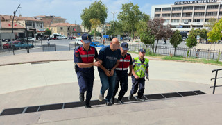İzmir Büyükşehir personeli sahte polis kimliğiyle yakalandı