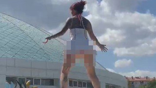 Motor ve Otomobil Sporları Modifiye Fuarı'ndaki erotik dansa soruşturma başlatıldı