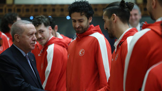 Erdoğan, Avrupa ikincisi olan 12 Dev Adam'la buluştu