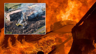 Sabaha kadar yanan fabrikadan geriye bu kaldı!