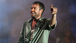 Ünlü şarkıcı 4 yıl önce çıkardığı sevilen şarkısı ile ilgili şok karar