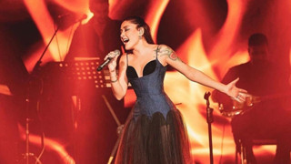 Melek Mosso'dan yeni imaj sürprizi